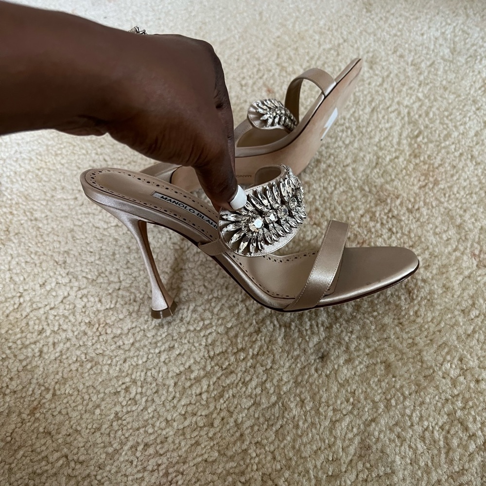 Manolo Blanik Bedazzled heel. Excellent condition NEVER WORN. Size 38